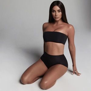 SKIMS fits everybody bandeau top.